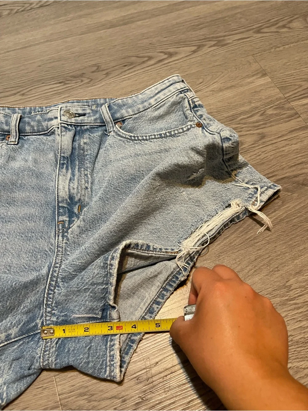 American eagle High-Rise mom shorts Light Blue Denim Shorts
